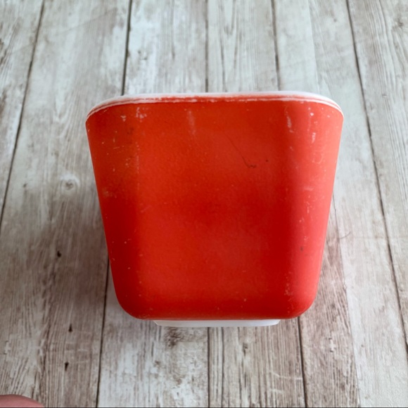 VINTAGE PYREX RED REFRIGERATOR CONTAINER W/ LID - Picture 3 of 14